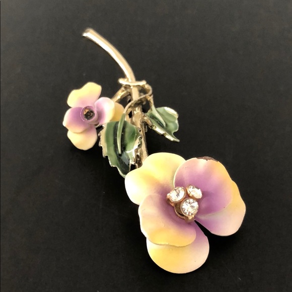 VINTAGE YELLOW & LILAC W/GREEN LEAF BROACH - Picture 9 of 9